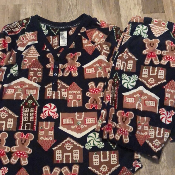 Gingerbread Disney pajamas - Picture 3 of 6